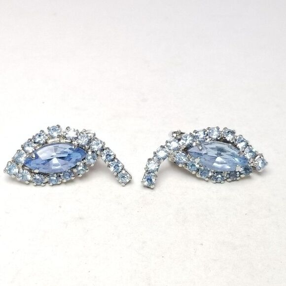 Vintage Blue Rhinestone Sparkly Clip On Earrings, Marquise Shape, 50s 60s Style - Picture 5 of 5